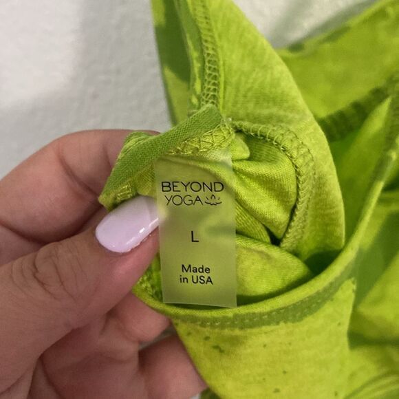 NWT- Beyond Yoga- lime swirl tank- Size Large - Picture 7 of 9